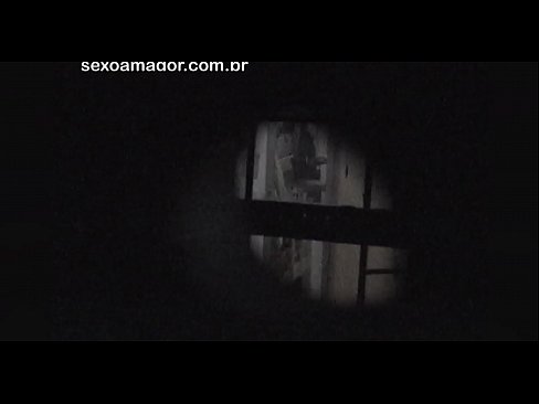❤️ Faigheann Blondie fístapáil rúnda ag voyeur comharsanachta i bhfolach taobh thiar de brící cuasach ❌  Porn bhaile  ag ga.filmepornonline.ru ☑