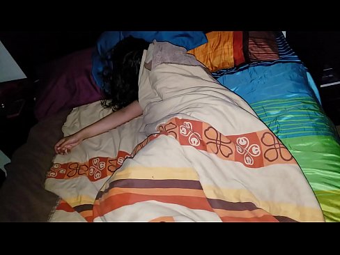 ❤️ Stepson ag bualadh lena leasmháthair óg agus í ina codladh. ❌  Porn bhaile  ag ga.filmepornonline.ru ☑